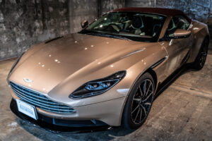 DB11 ヴォランテ V8