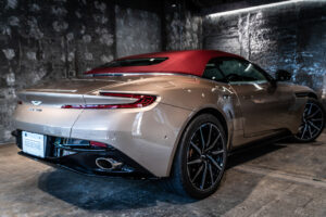 DB11 ヴォランテ V8