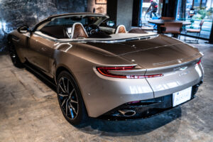 DB11 ヴォランテ V8