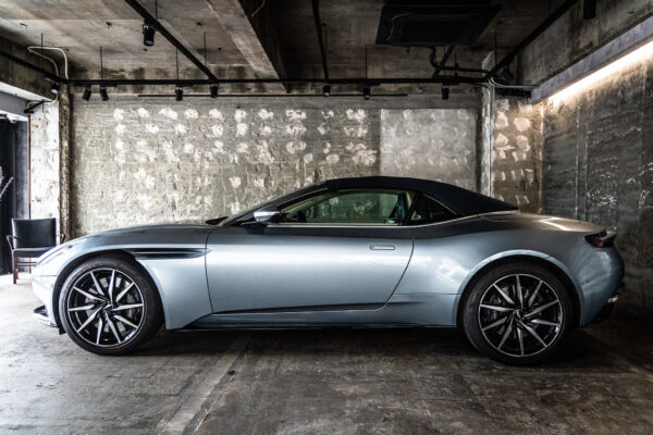 DB11 ヴォランテ V8