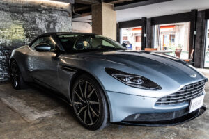 DB11 ヴォランテ V8