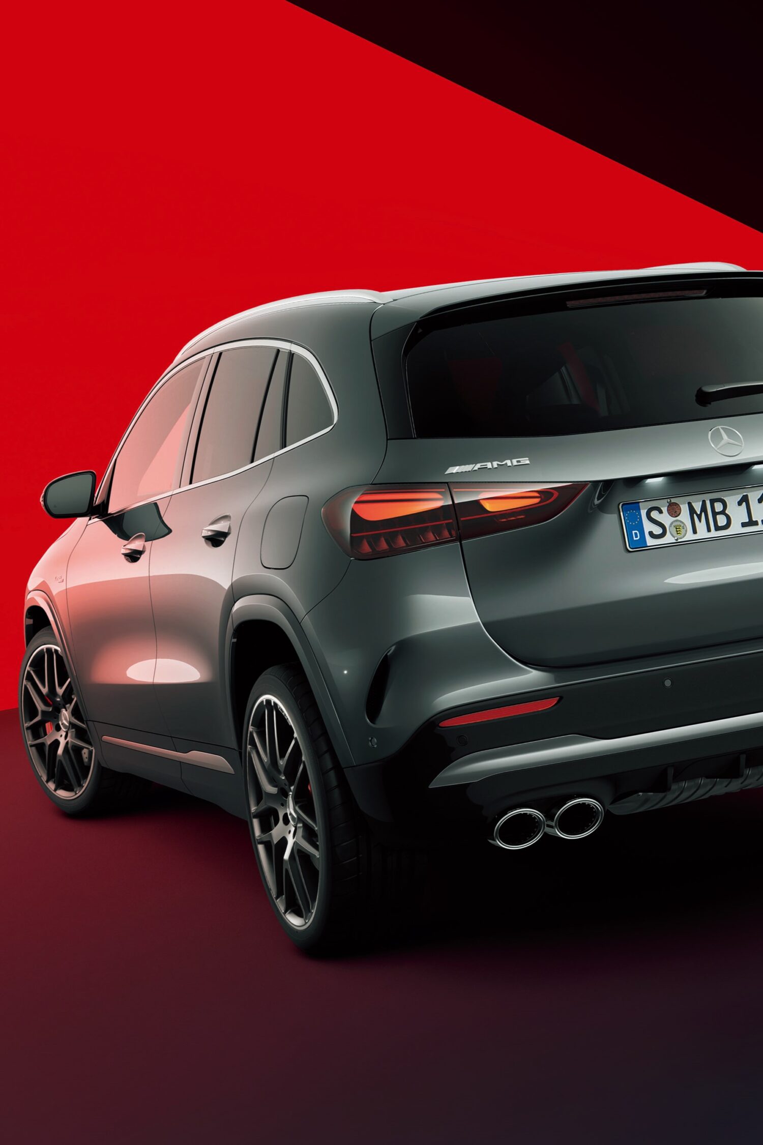 新型パワートレインを搭載した「GLA 180」、更に追加された「45 S 4マティック+」と世界でも日本でも成功を収めたGLAクラスに動きアリ。