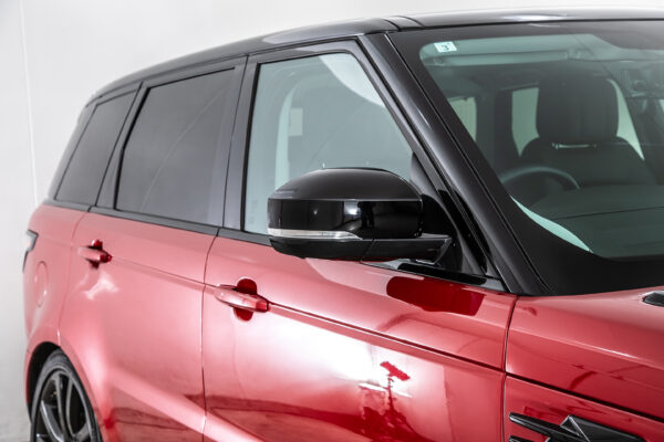 レンジローバースポーツ HSE (ディーゼル 300PS) 4WD