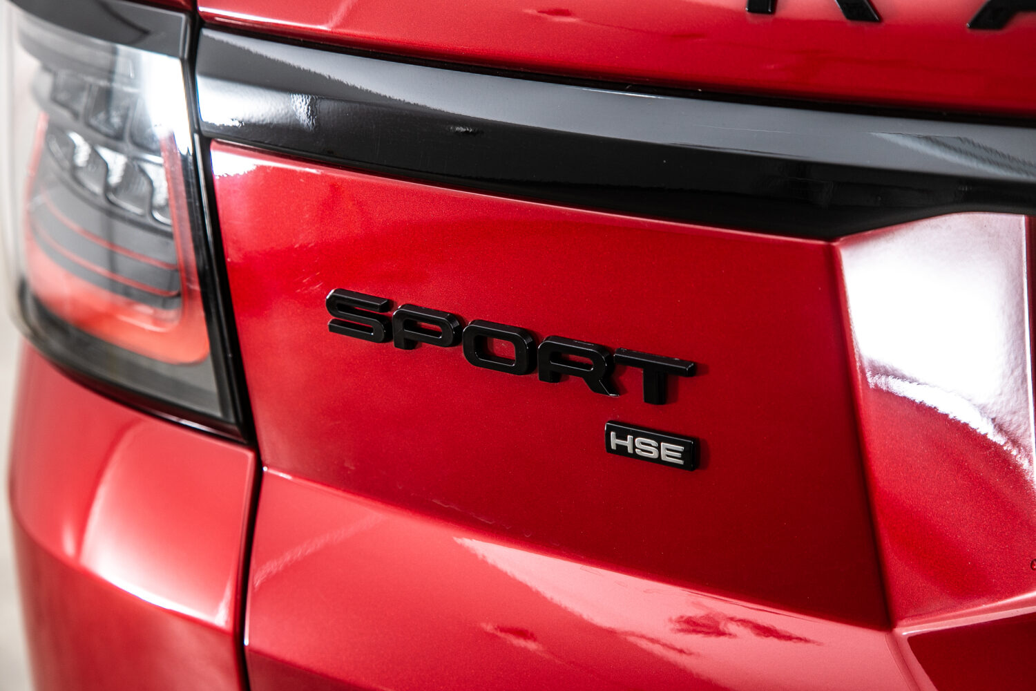 レンジローバースポーツ HSE (ディーゼル 300PS) 4WD