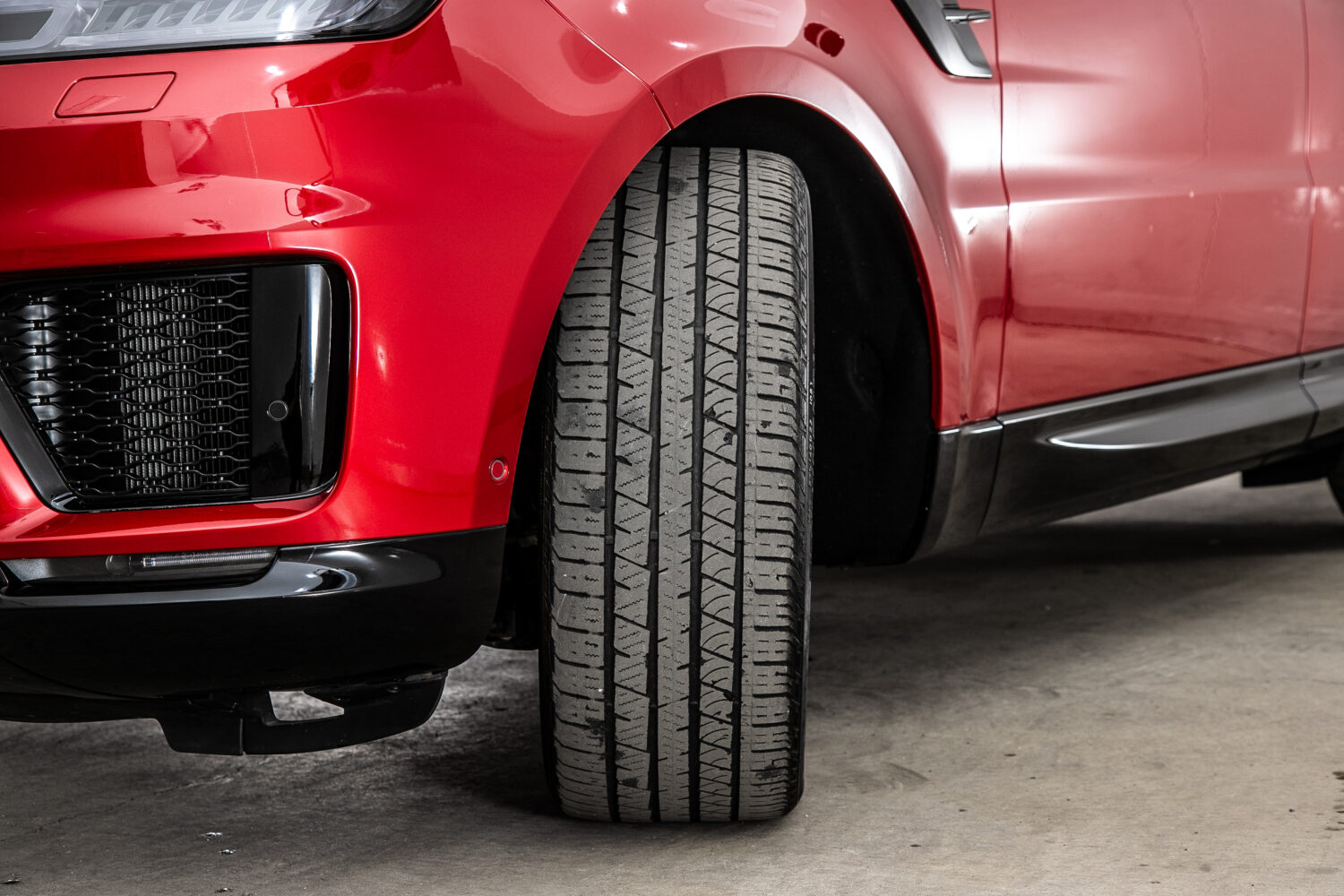 レンジローバースポーツ HSE (ディーゼル 300PS) 4WD