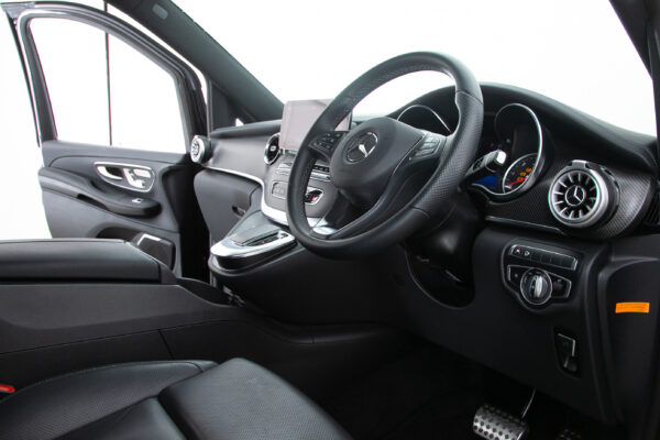 V220d アバンギャルド EXロング ブラックスイート ディーゼル ターボ