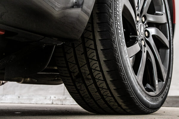 レンジローバースポーツ HSE (ディーゼル 300PS) 4WD