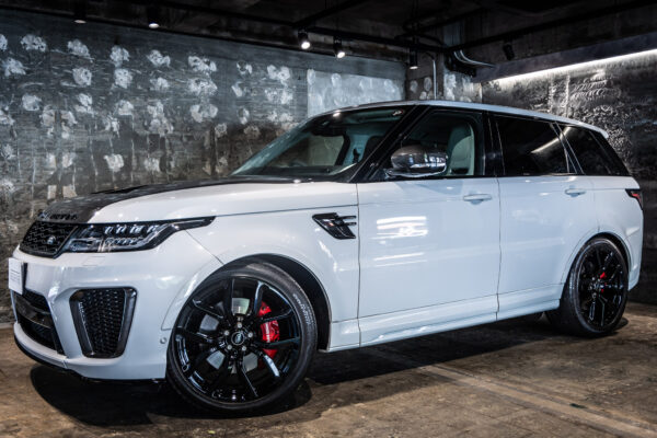 レンジローバースポーツ SVRカーボンED(5.0 575PS) 4WD