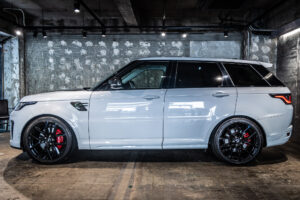 レンジローバースポーツ SVRカーボンED(5.0 575PS) 4WD