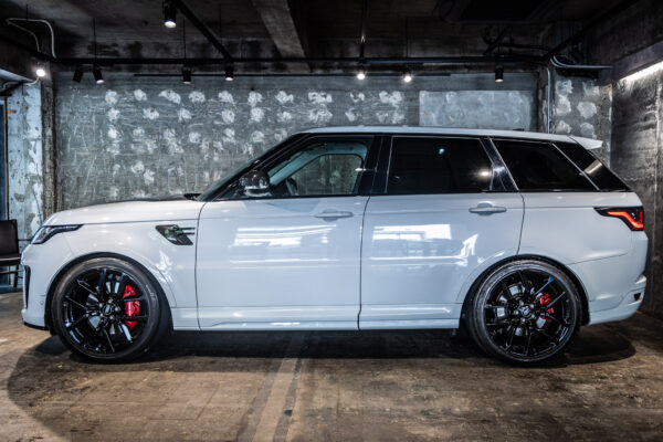 レンジローバースポーツ SVRカーボンED(5.0 575PS) 4WD