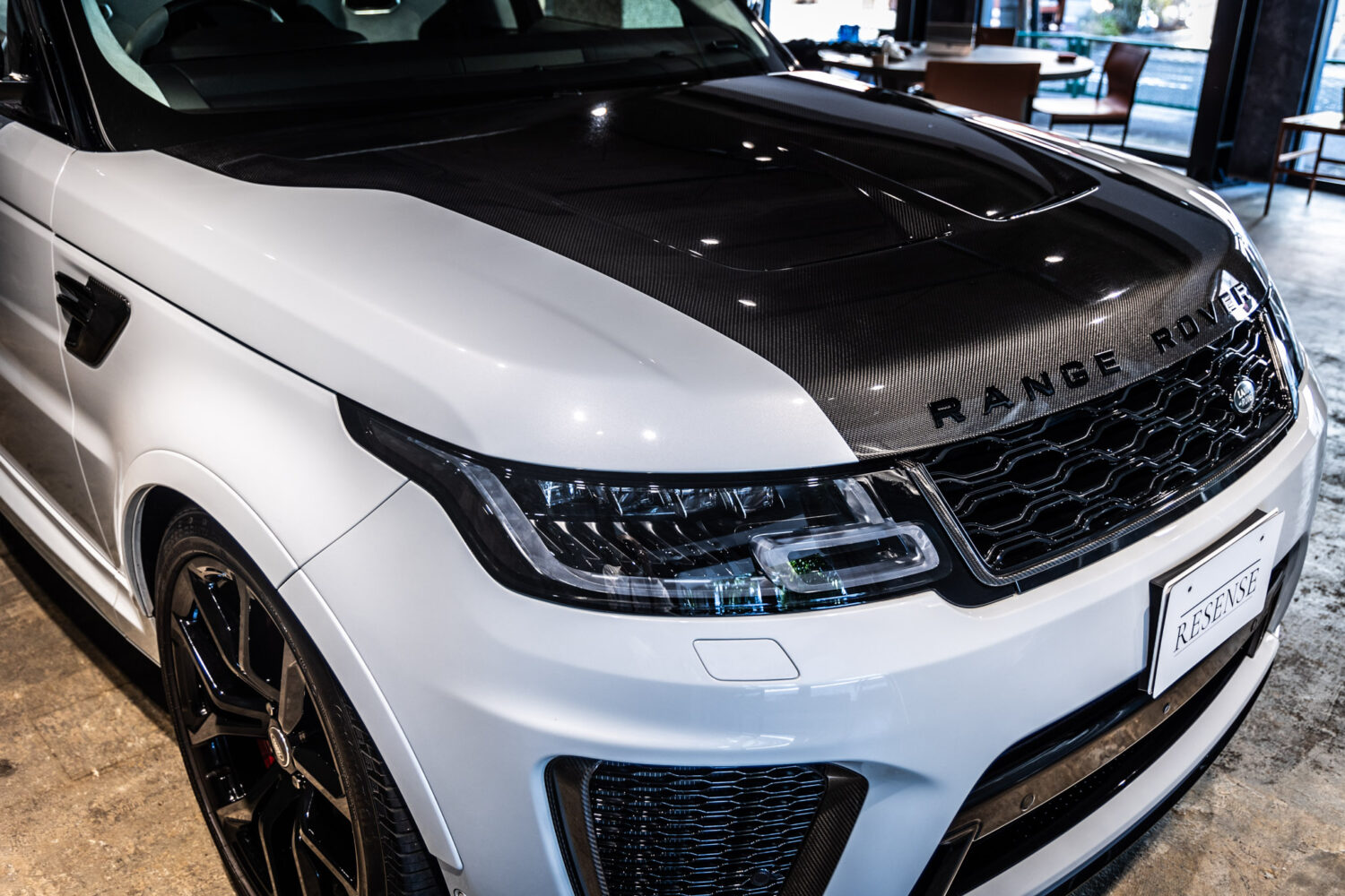 レンジローバースポーツ SVRカーボンED(5.0 575PS) 4WD
