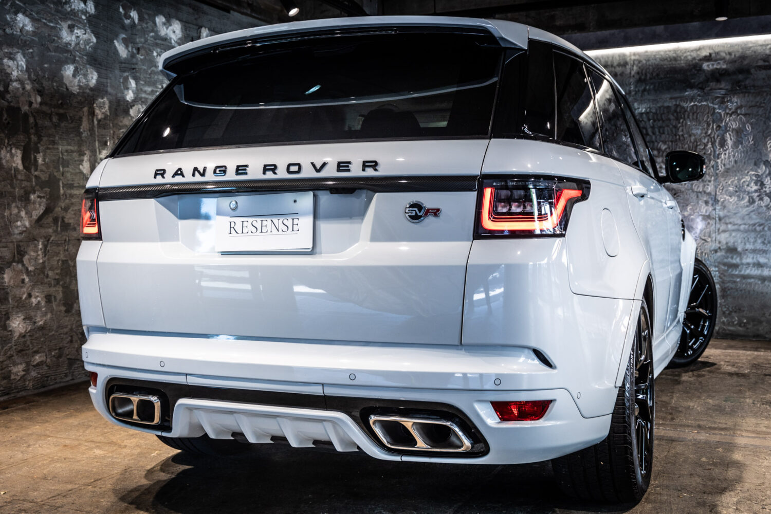 レンジローバースポーツ SVRカーボンED(5.0 575PS) 4WD