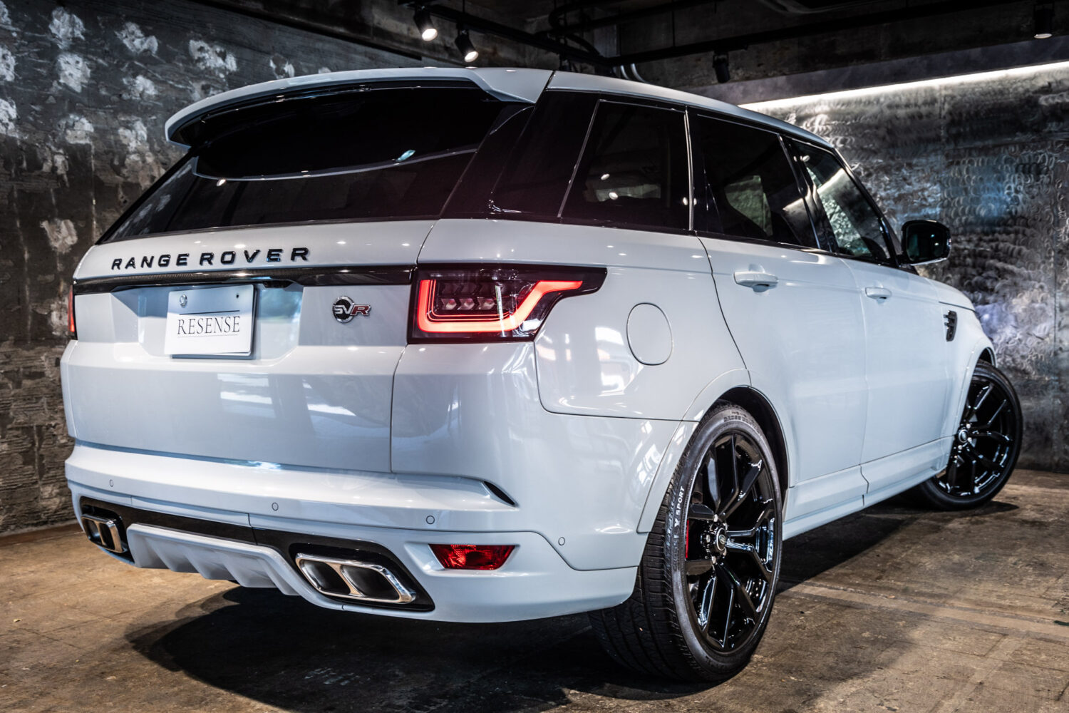 レンジローバースポーツ SVRカーボンED(5.0 575PS) 4WD