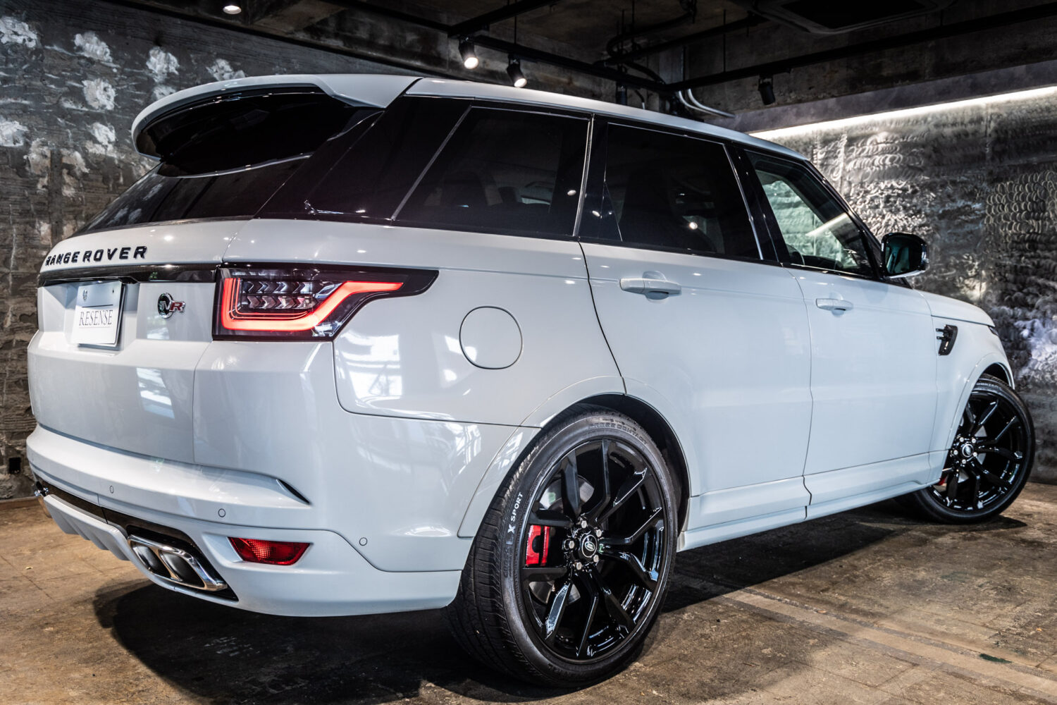 レンジローバースポーツ SVRカーボンED(5.0 575PS) 4WD