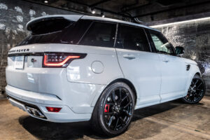 レンジローバースポーツ SVRカーボンED(5.0 575PS) 4WD