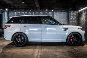 レンジローバースポーツ SVRカーボンED(5.0 575PS) 4WD