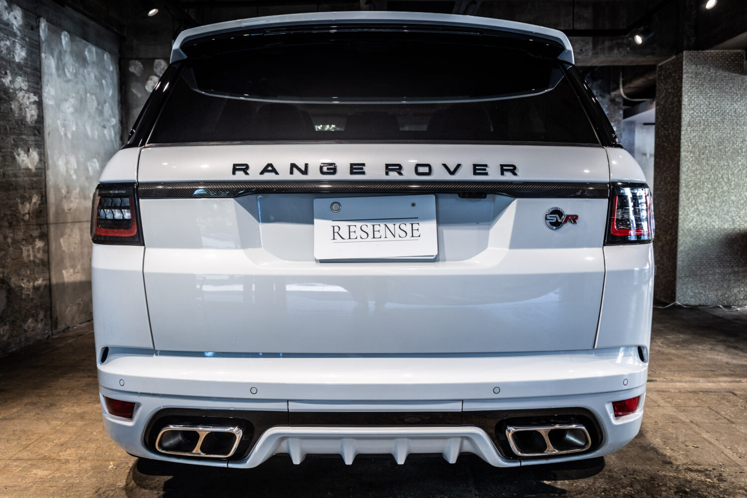 レンジローバースポーツ SVRカーボンED(5.0 575PS) 4WD