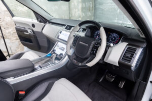レンジローバースポーツ SVRカーボンED(5.0 575PS) 4WD
