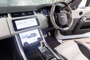 レンジローバースポーツ SVRカーボンED(5.0 575PS) 4WD