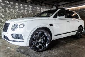 ベンテイガ V8 4WD Japan Limited Edition