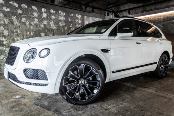 ベンテイガ V8 4WD Japan Limited Edition