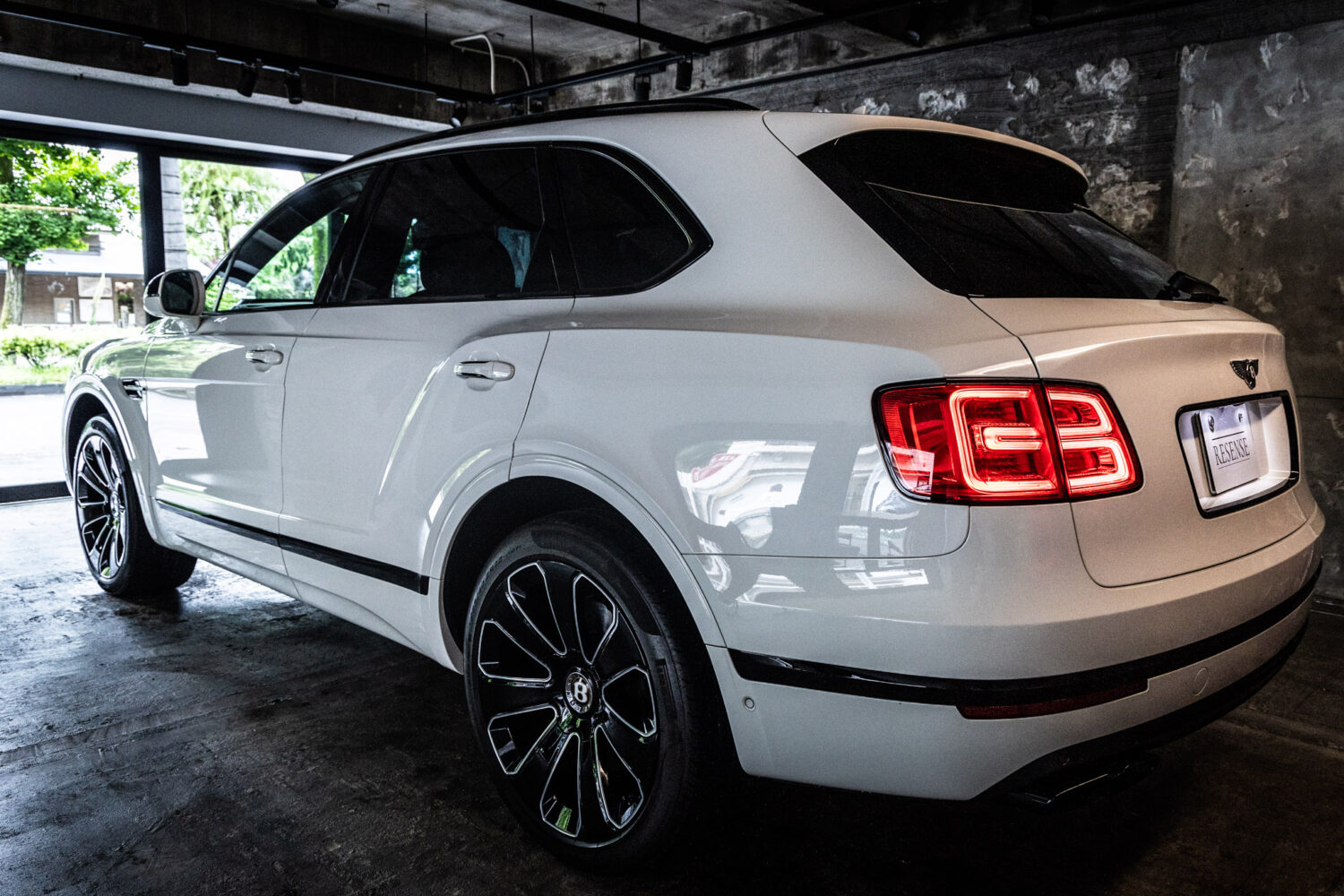 ベンテイガ V8 4WD Japan Limited Edition