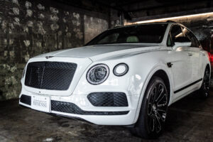 ベンテイガ V8 4WD Japan Limited Edition