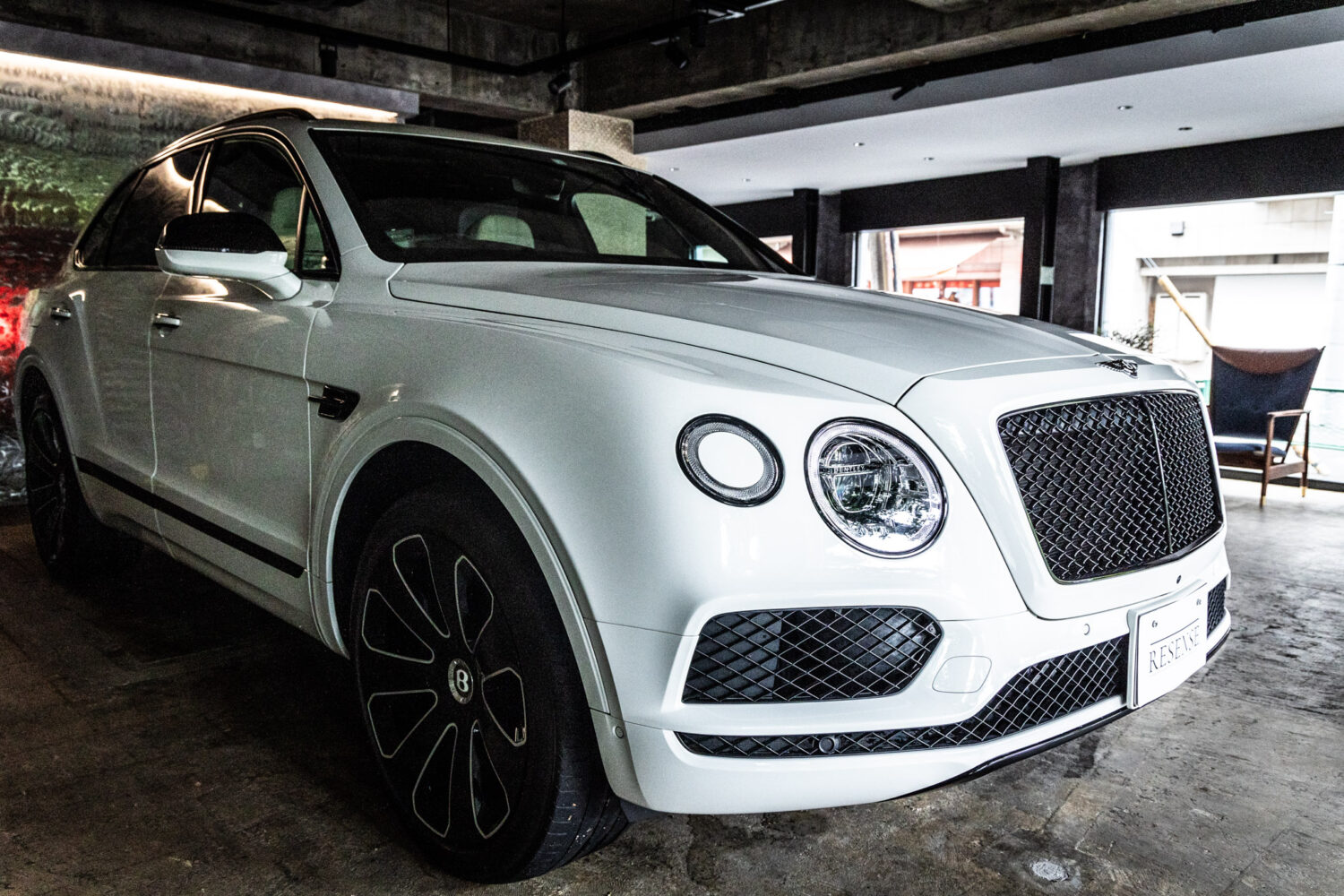 ベンテイガ V8 4WD Japan Limited Edition