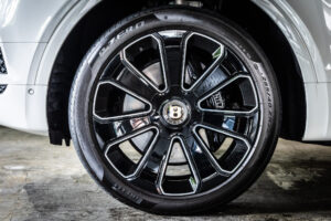 ベンテイガ V8 4WD Japan Limited Edition