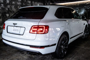 ベンテイガ V8 4WD Japan Limited Edition