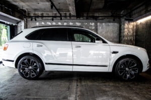 ベンテイガ V8 4WD Japan Limited Edition