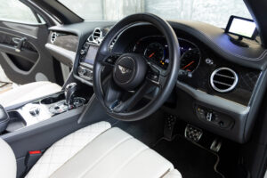 ベンテイガ V8 4WD Japan Limited Edition