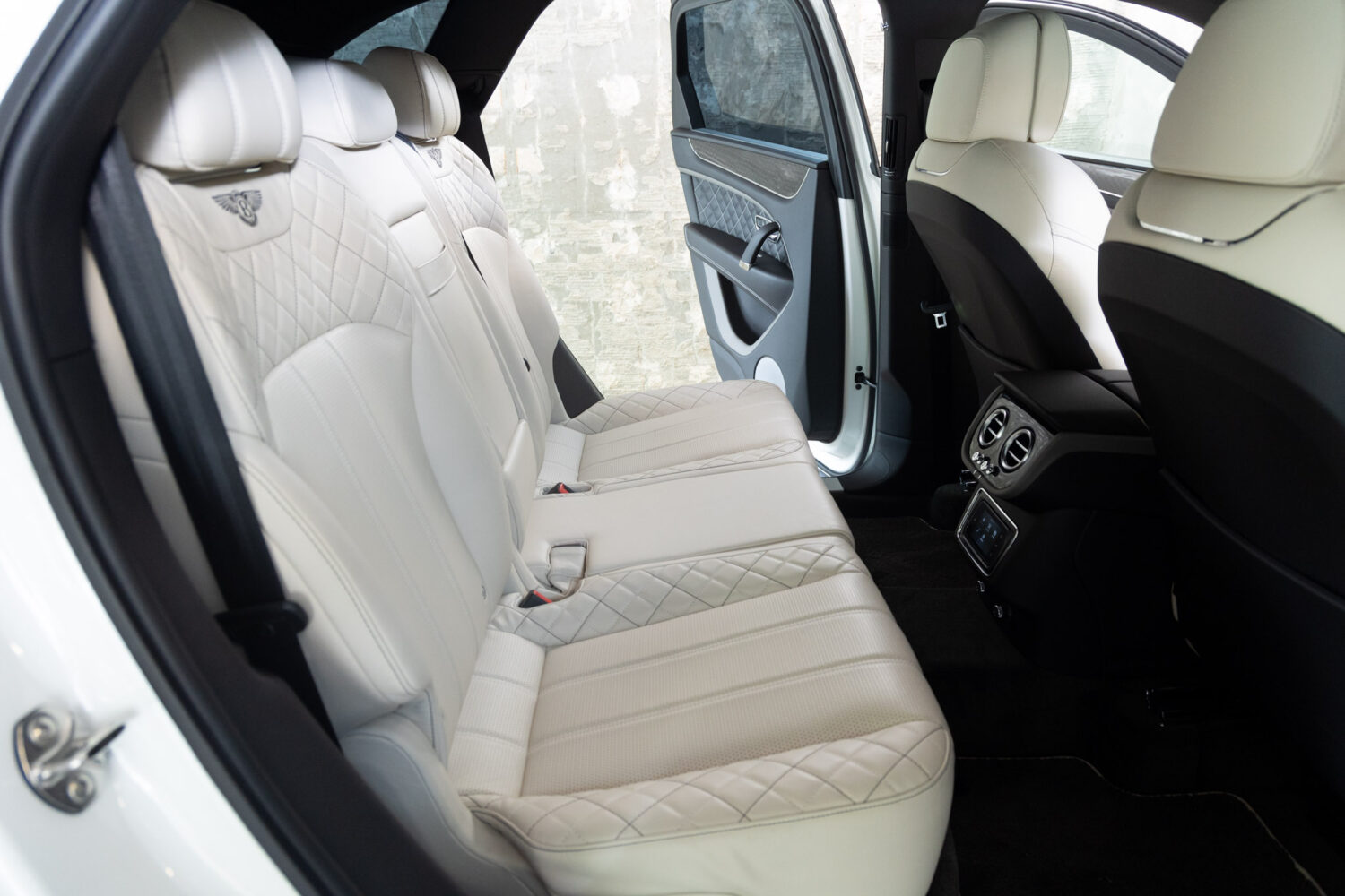 ベンテイガ V8 4WD Japan Limited Edition