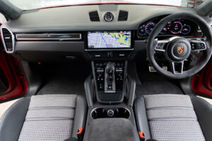 カイエンクーペ GTS Tip-S 4WD