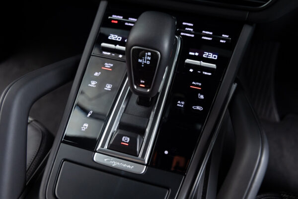 カイエンクーペ GTS Tip-S 4WD