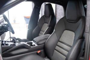 カイエンクーペ GTS Tip-S 4WD