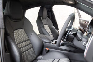カイエンクーペ GTS Tip-S 4WD