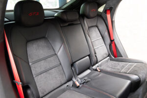 カイエンクーペ GTS Tip-S リアセンターシート 4WD