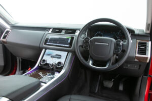 レンジローバースポーツ HSE (ディーゼル 300PS) 4WD