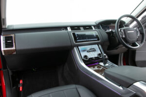 レンジローバースポーツ HSE (ディーゼル 300PS) 4WD