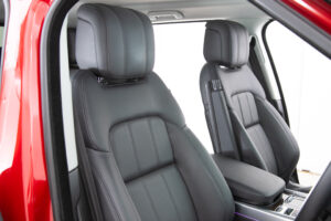レンジローバースポーツ HSE (ディーゼル 300PS) 4WD