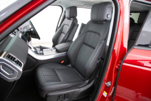 レンジローバースポーツ HSE (ディーゼル 300PS) 4WD