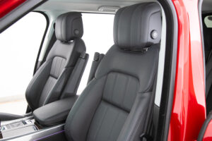 レンジローバースポーツ HSE (ディーゼル 300PS) 4WD