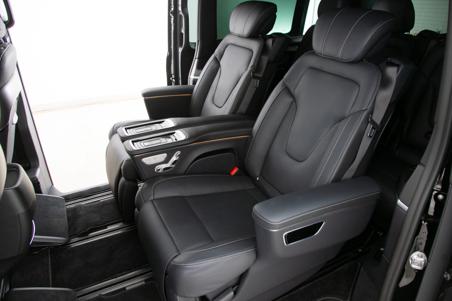 V220d アバンギャルド EXロング ブラックスイート ディーゼル ターボ
