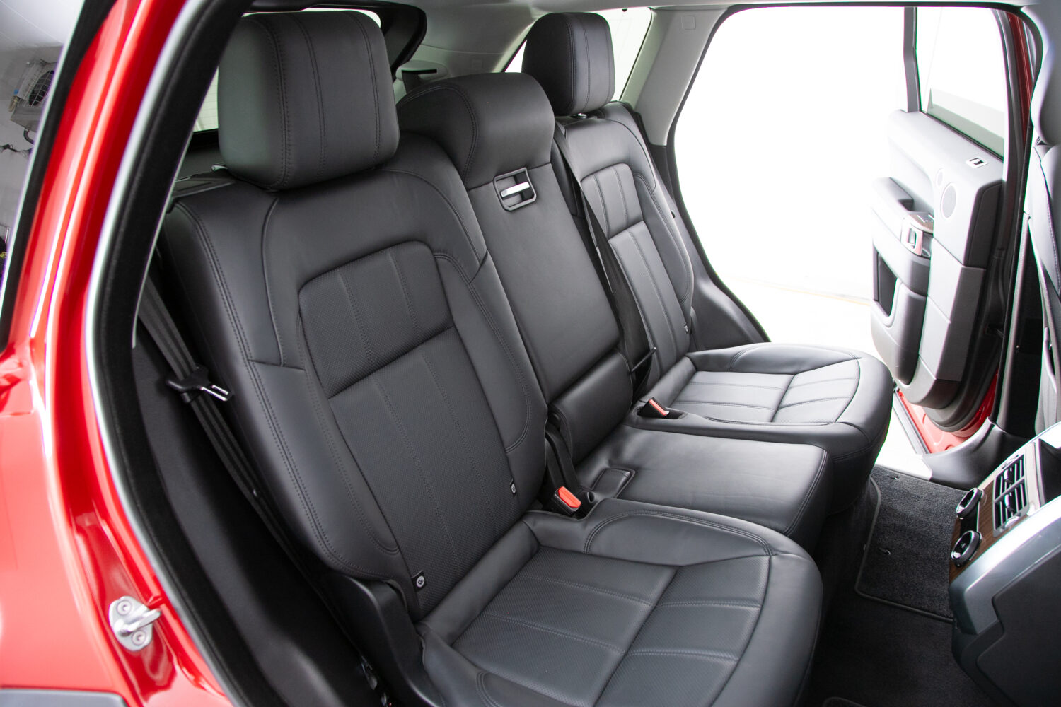 レンジローバースポーツ HSE (ディーゼル 300PS) 4WD