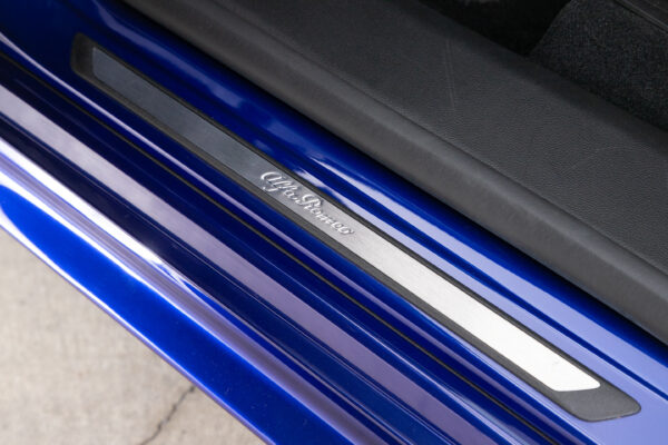 ステルヴィオ  2.0 ターボ Q4 ヴェローチェ 4WD