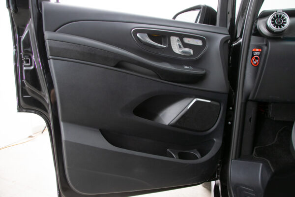 V220d アバンギャルド EXロング ブラックスイート ディーゼル ターボ