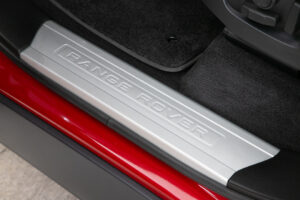レンジローバースポーツ HSE (ディーゼル 300PS) 4WD