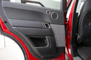 レンジローバースポーツ HSE (ディーゼル 300PS) 4WD