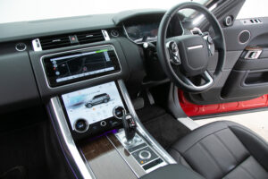 レンジローバースポーツ HSE (ディーゼル 300PS) 4WD
